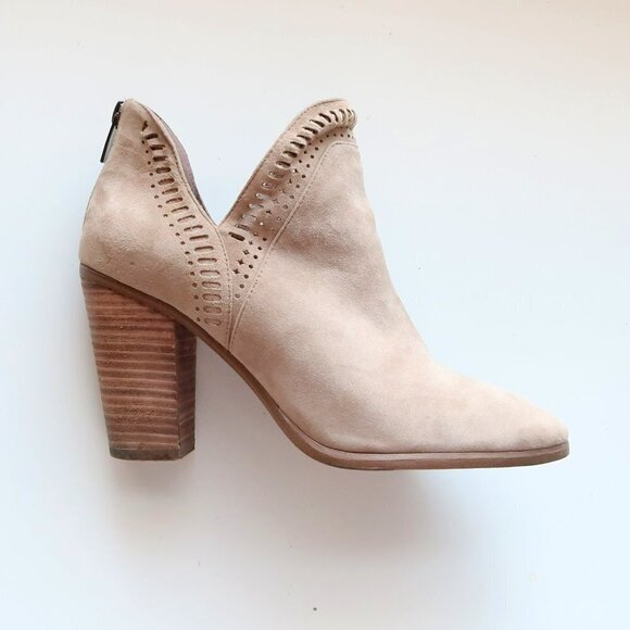 Vince Camuto Beige Suede Leather Block Heel Ankle Boots / Booties Size 9 - Picture 7 of 16